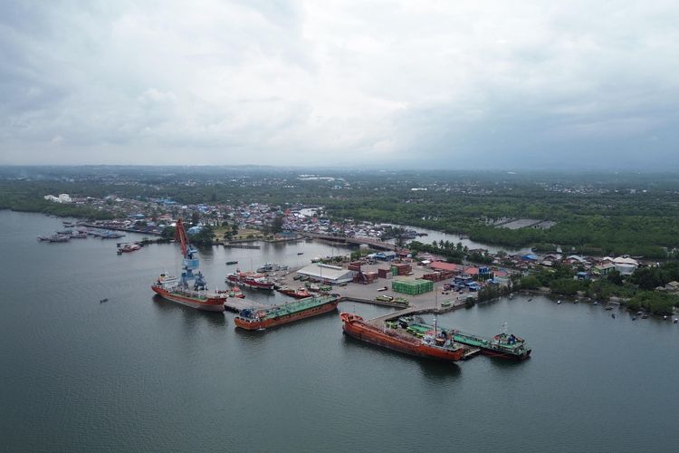 Drop Tank di Pelabuhan Pulau Baai Bikin Ongkos Sewa Kapal Curah Cair Lebih Murah