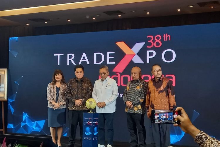 Menteri Perdaganagan (Mendag) Zulkifli Hasan meluncurkan Trade Expo Indonesia (TEI) 2023 di Auditorium Kementerian Perdagangan (Kemendag), Jakarta, Senin (10/7/2023).