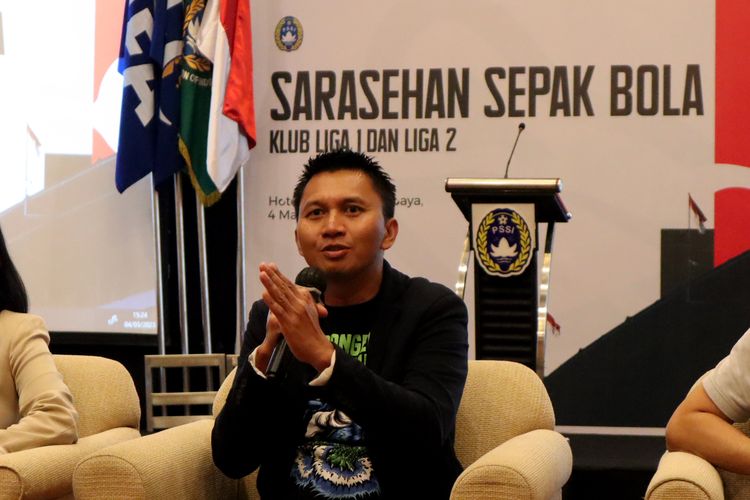 Presiden klub Persebaya Surabaya Azrul Ananda saat preskon Sarasehan Sepak bola Klub Liga 1 dan Liga 2 di Sheraton Hotel Surabaya, Sabtu (4/3/2023) sore.