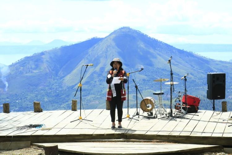 Obyek wisata Togaraja yang berada di Desa Partuko Naginjang, Kecamatan Harian, Kabupaten Samosir, Sumatera Utara, yang menyuguhkan pemandanagan Danau Toba dari ketinggian resmi di buka.