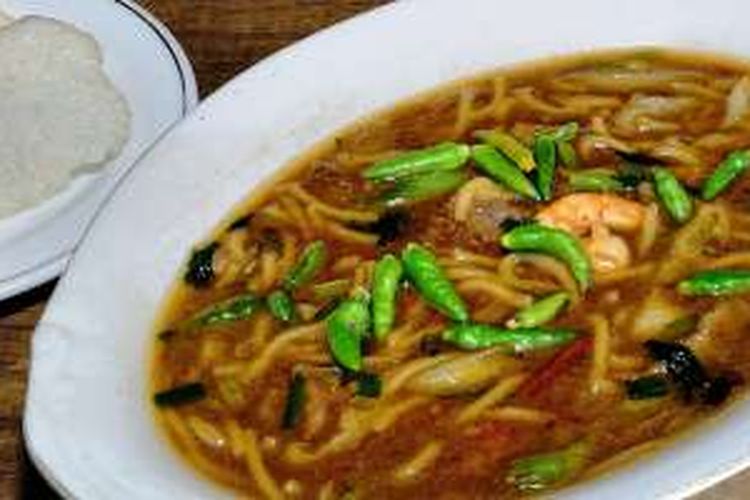 Mi Jawa, salah satu menu di New Penang Corner Cafe and Restaurant, Jalan Dr Mansyur, Medan, Sumatera Utara. 
