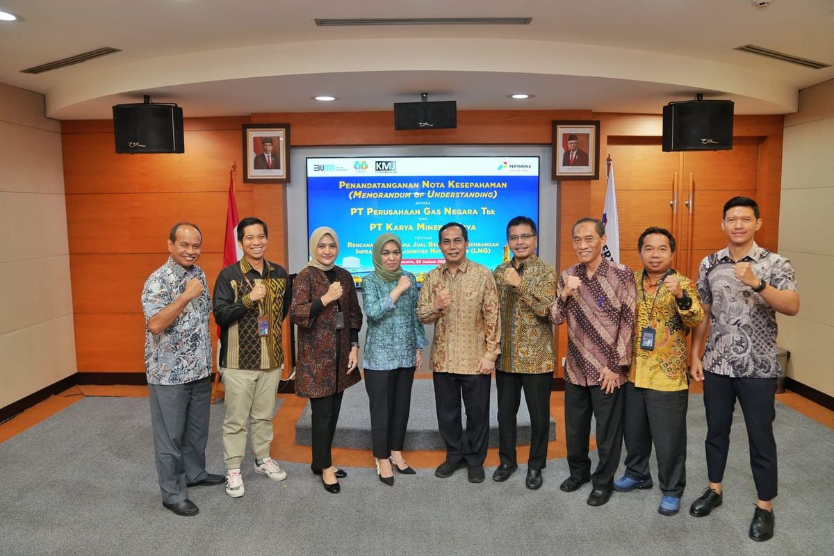 PT Perusahaan Gas Negara Tbk (PGN) dan PT Karya Mineral Jaya (KMJ) menandatangani komitmen nota kesepahaman atau memo of understanding (MoU) pasokan liquefied natural gas (LNG) dari dalam negeri.
