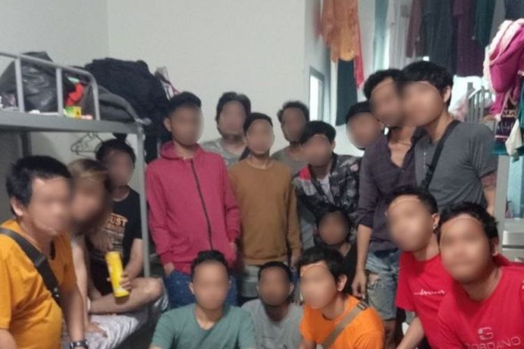 Sejumlah WNI yang diduga menjadi korban perdagangan manusia di Myanmar menyerukan pertolongan kepada pihak berwenang Indonesia. Belum lama ini muncul kasus WNI juga menjadi korban perdagangan manusia di Filipina. 