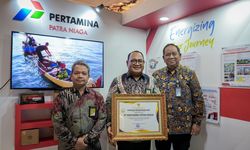 Dorong Kelestarian Ekosistem Laut, Pertamina Patra Niaga Raih Penghargaan Kepatuhan KKPRL dari Kementerian KP 