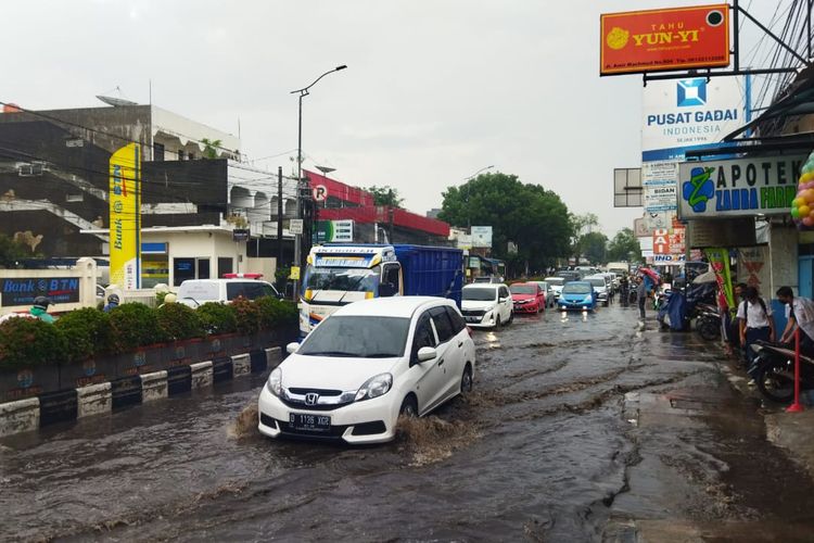 Sering Lewati Genangan Air Kampas Kopling Mobil Manual Cepat Habis?