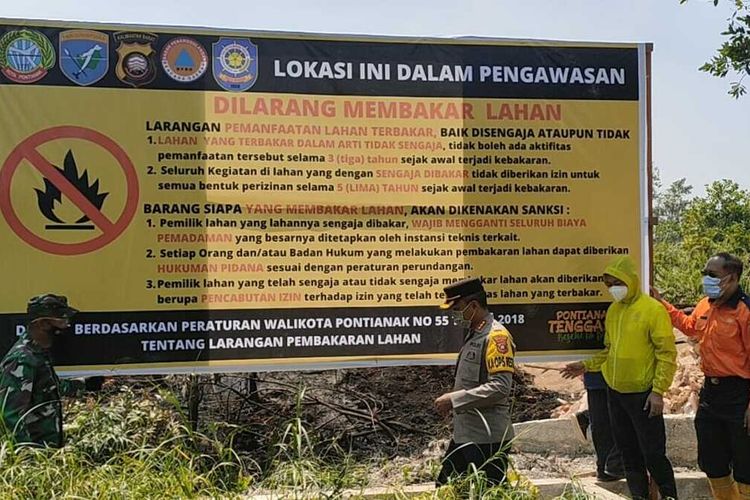 Pemerintah Kota (Pemkot) Pontianak, Kalimantan Barat (Kalbar) menyegel 5 lokasi lahan yang terbakar baik secara sengaja maupun tidak, Sabtu (27/2/2021).