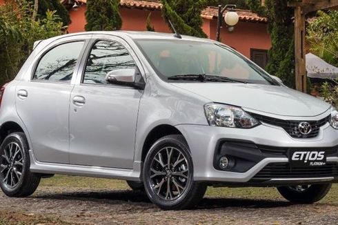 Pasar Mobil Kota Anjlok, Toyota Etios Terjun Bebas