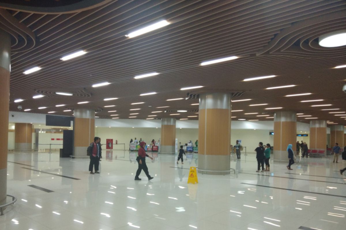 Suasana di Bandara Kertajati yang terpantau minim aktivitas jelang pemulangan 69 ABK Diamond Princess, Minggu (1/3/2020) malam.