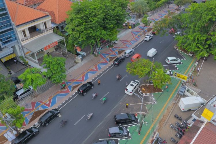 Jalur pedestrian dengan inovasi beton berpori di Kota Semarang
