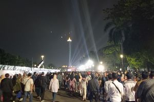 Warga Padati Monas untuk Rayakan HUT Ke-497 Jakarta 