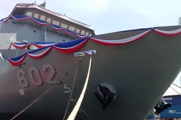 PT PAL Indonesia meluncurkan dua kapal perang yakni jenis Strategic Sealift Vessel (SSV) Davao Del Sur-602 ekspor kedua untuk Filipina, Kamis (29/9/2016).