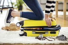 Tips Agar Berat Barang Bawaan Tak Berlebih Usai Traveling