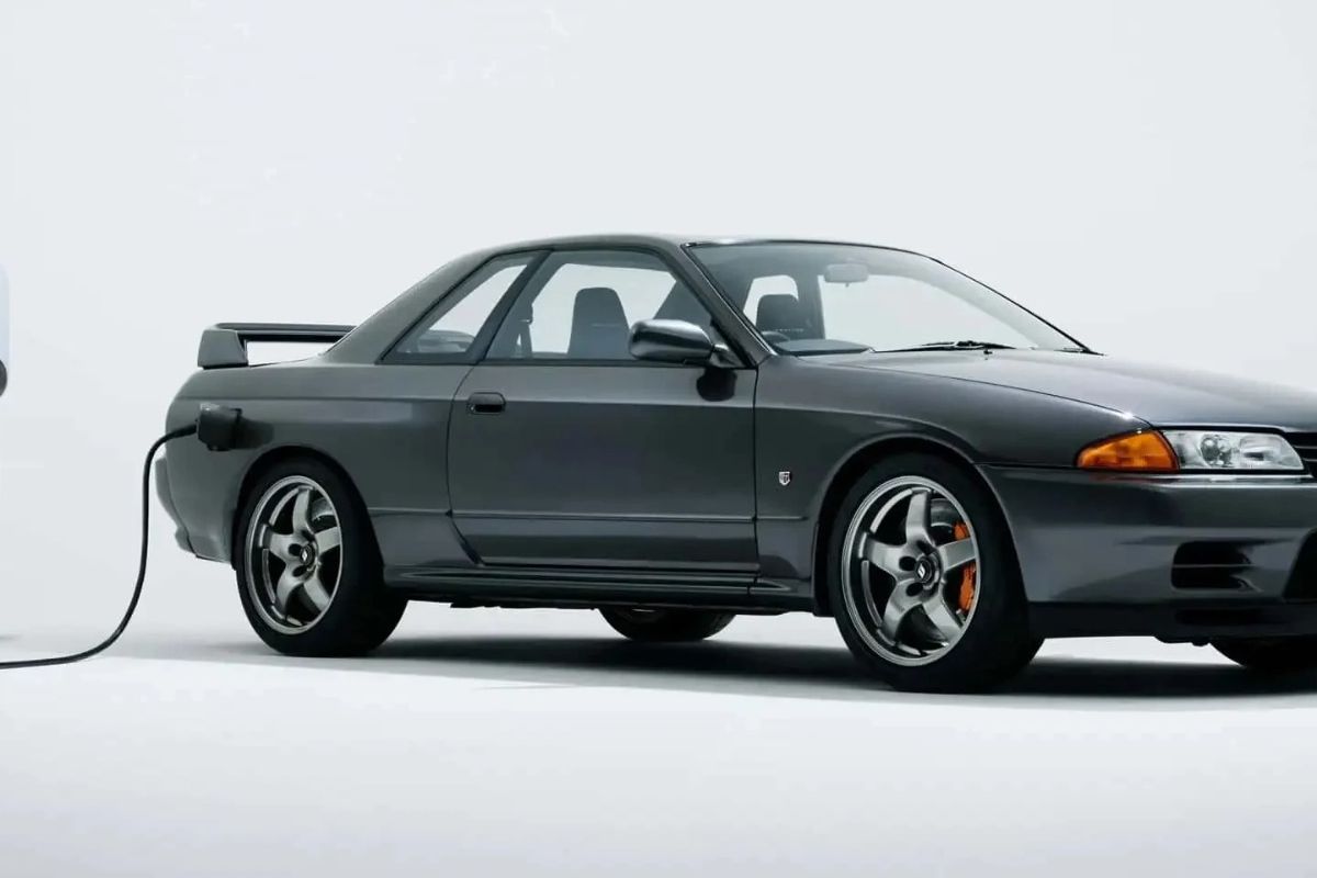 Nissan Skyline GT-R R32 dikonversi menjadi mobil listrik yang diberi nama R32 EV