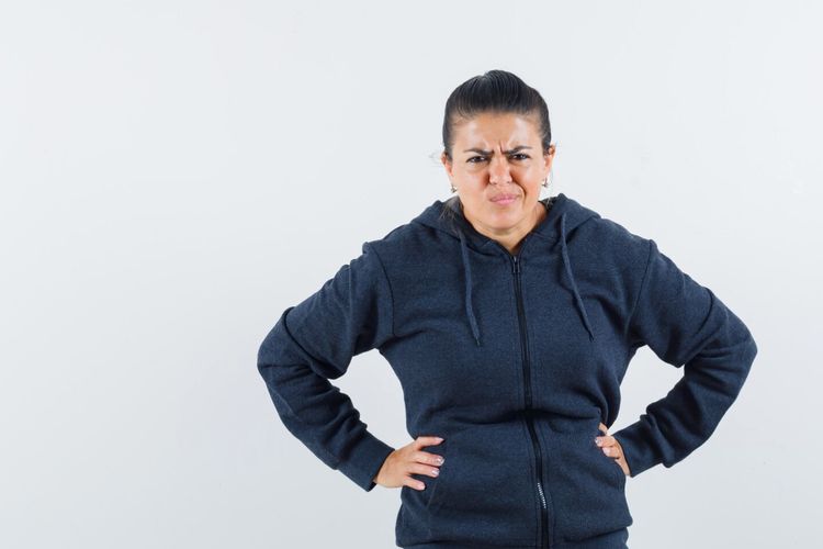 Kenapa ada orang yang makan banyak tapi tetap langsing? Dokter gizi menjelaskan peran gen, metabolisme, dan gaya hidup di balik perbedaan berat badan.