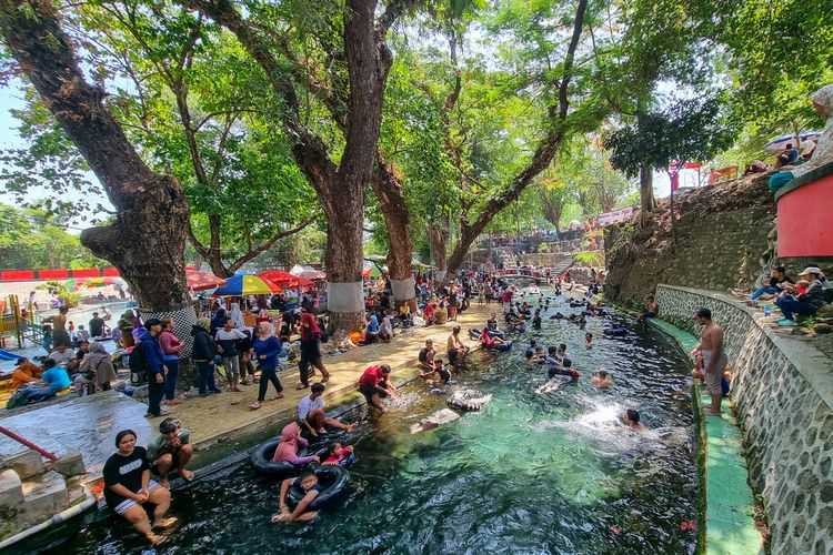 Umbul Cokro di Klaten, Jawa Tengah.