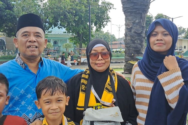 Momen Haru Kepulangan Jemaah Haji Tangerang Bertemu Keluarga di Masjid Raya Al A'zhom