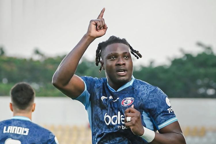 Samuel Otusanya dan Rahasia Kebangkitan Arema FC