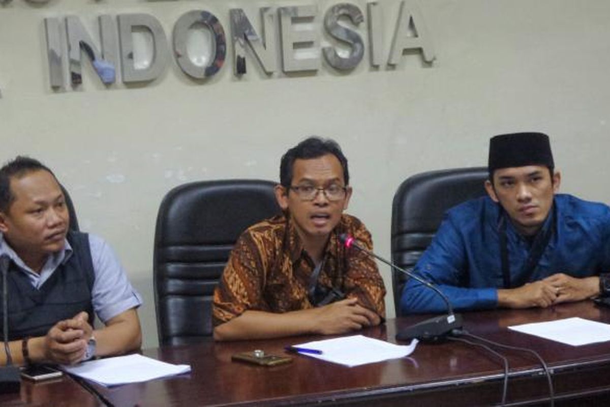 Koordinator Nasional Jaringan Pendidikan Pemilih untuk Rakyat (JPPR) Masykurudin Hafidz saat jumpa pers di kantor Bawaslu, Jakarta Pusat, Sabtu (18/2/2017).