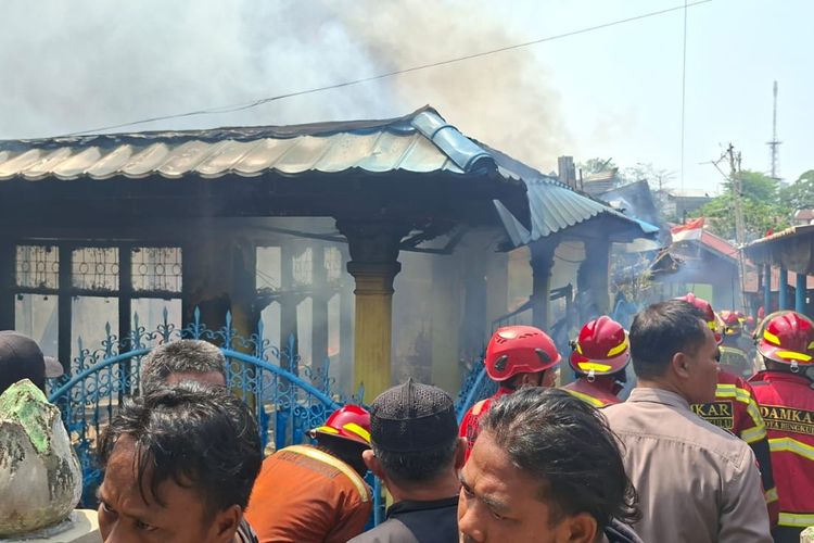 21 Rumah di Bengkulu Terbakar, Permukiman Padat Hambat Petugas Padamkan Api