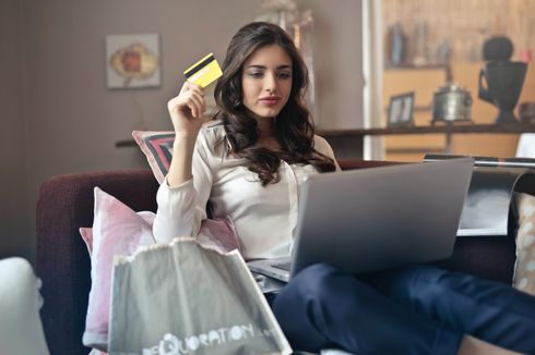 Mengapa Belanja Online Bikin Kita Bahagia? Ini Alasan Psikologisnya