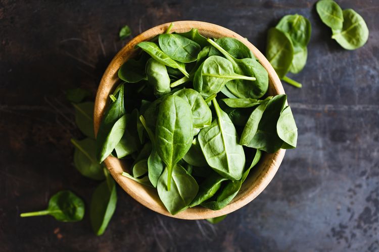 Benefits of spinach for health.