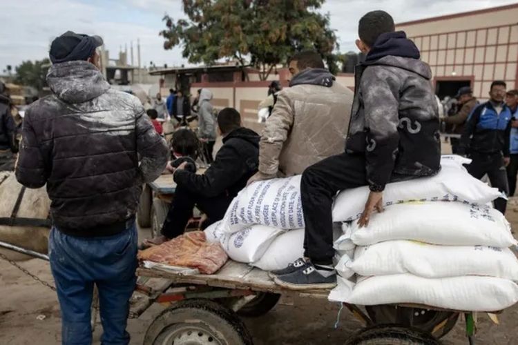 Warga Gaza terancam mengalami kelaparan jika bantuan dihentikan.