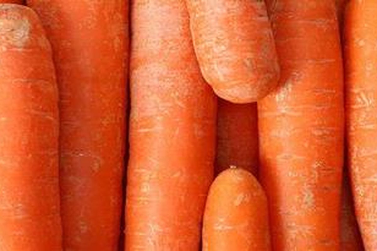 Wortel kaya akan vitamin A yang baik untuk kulit kepala. 