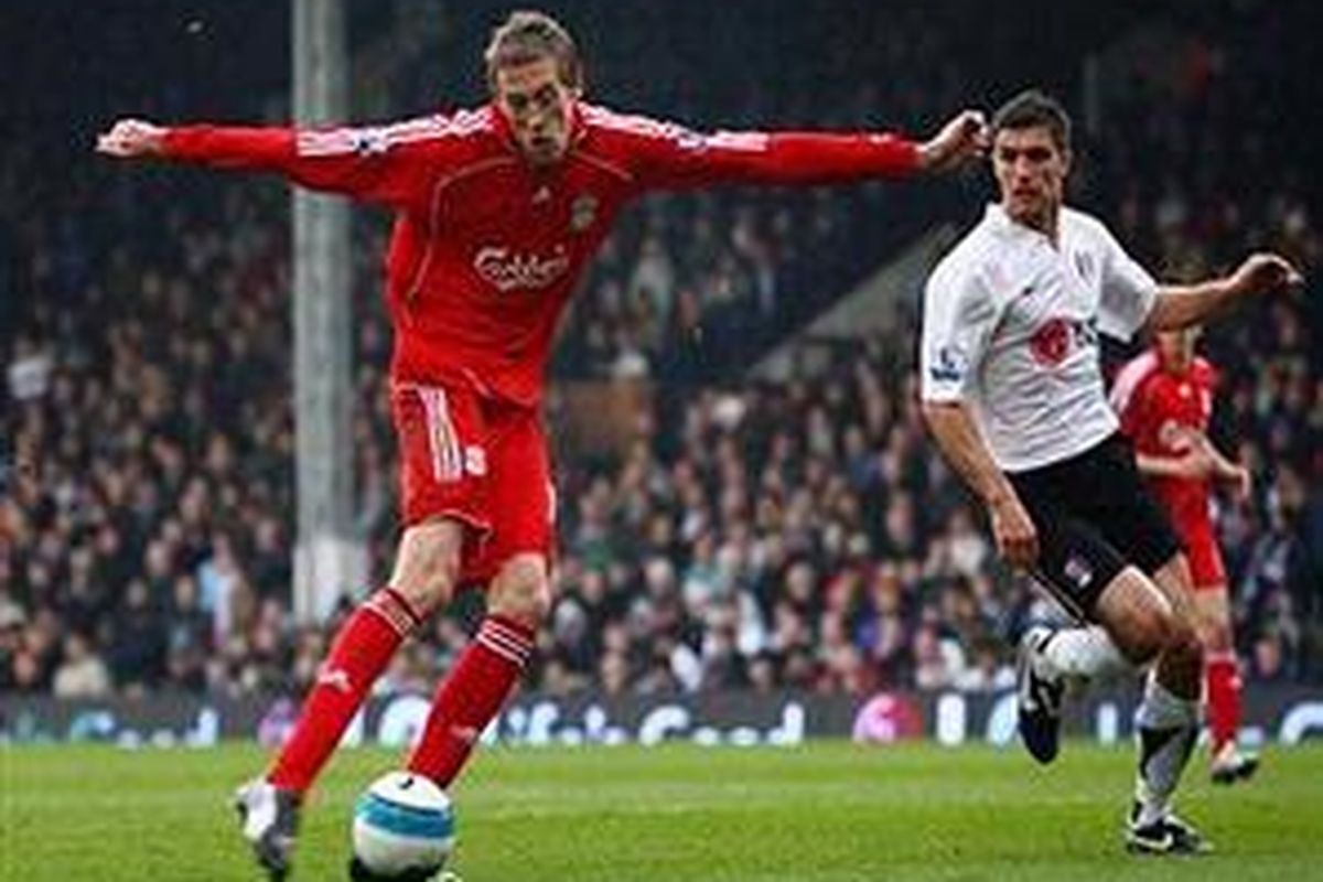 Peter Crouch bakal melayang dari Liverpool, tapi belum ada klub yang membelinya.