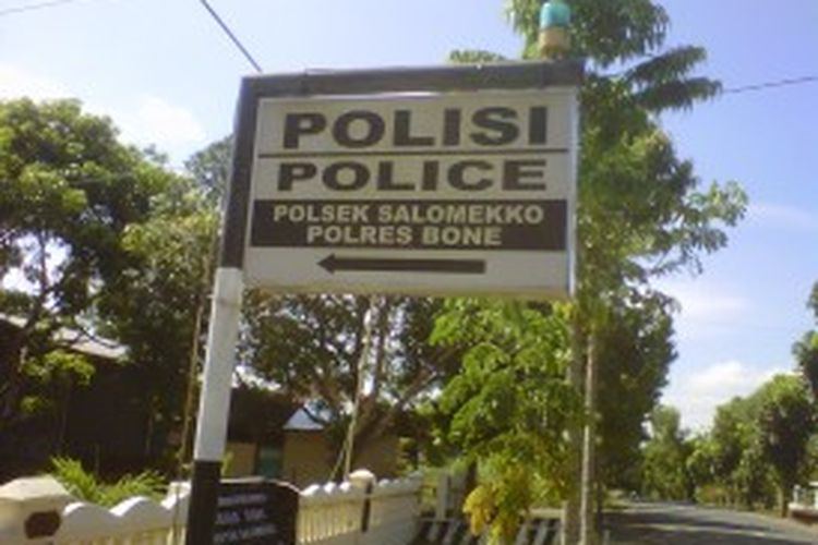 Aparat kepolisian di Kabupaten Bone, Sulawesi Selatan berhasil membekuk pelaku pembunuhan terhadap seorang pria yang tewas setelah pulang apel di rumah kekasihnya. Rabu, (03/07/2013).