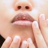 Tips Memakai Lipstik untuk Pemilik Bibir Kering, Bisa Tetap Cantik