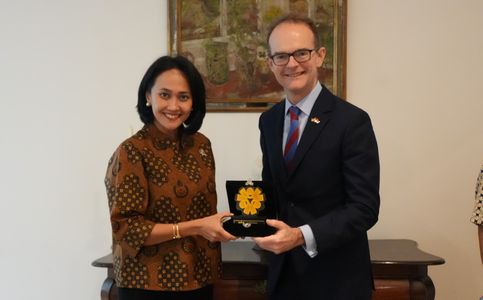 UK Opens Doors for Indonesian Care Workers Amid Stronger Protection