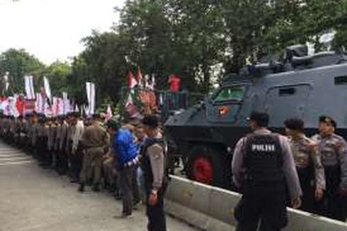 Ada Demo Sidang Ahok di Kementan, Transjakarta Tetap Melintas 