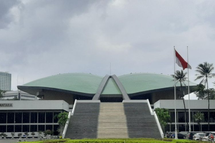 Suasana di Kompleks Parlemen atau Gedung DPR/MPR, Jakarta, Jumat (14/1/2022).
