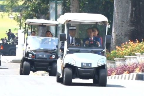 Jokowi Sopiri Raja Malaysia Keliling Kebun Raya Bogor