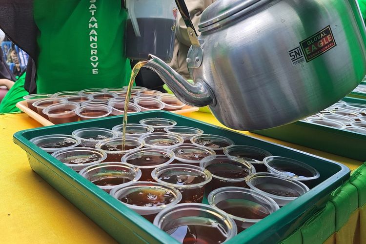 Provinsi Bengkulu menggagas pecahkan rekor Museum Rekor Indonesia (Muri) menyediakan minuman teh berbahan dasar mangrove sebanyak 1.000 gelas. Event ini digagas sejumlah pegiat konservasi mangrove Kampung Jenggalu Kito (KJK), Lestari Alam Laut Untuk Negeri (Latun), Selasa (16/8/2022).