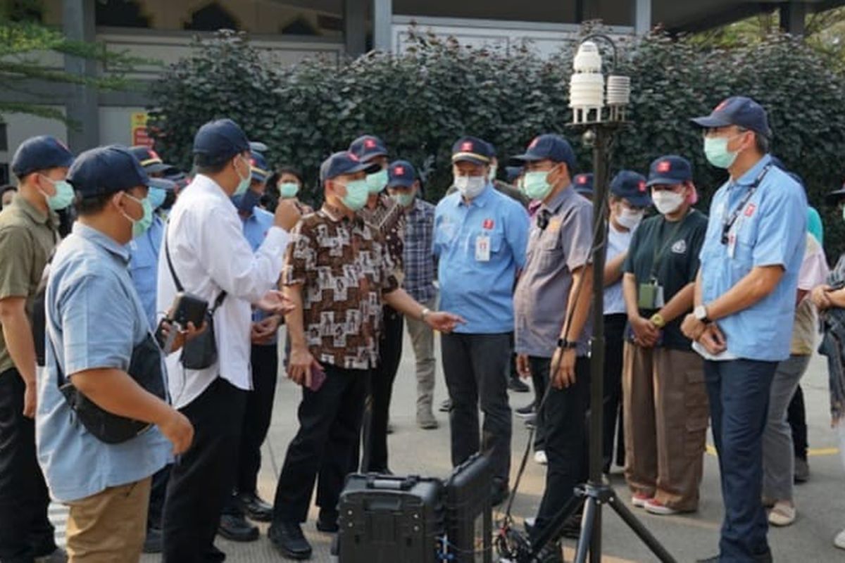 Tim inspeksi pengendalian emisi gas buang sektor industri di wilayah Provinsi DKI Jakarta, Banten, dan Jawa Barat yang dibentuk Kementerian Perindustrian (Kemenperin) memasang alat pemantau emisi di kawasan industri Tangerang