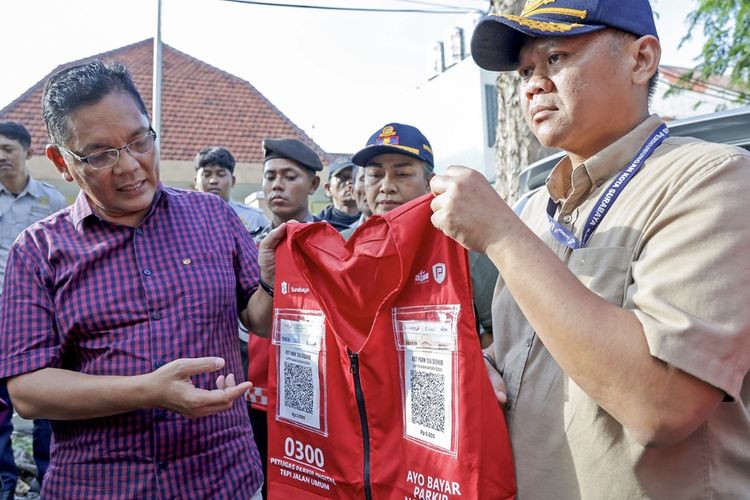 Dishub Surabaya Resmi Hentikan Karcis Parkir, Beralih ke Digital