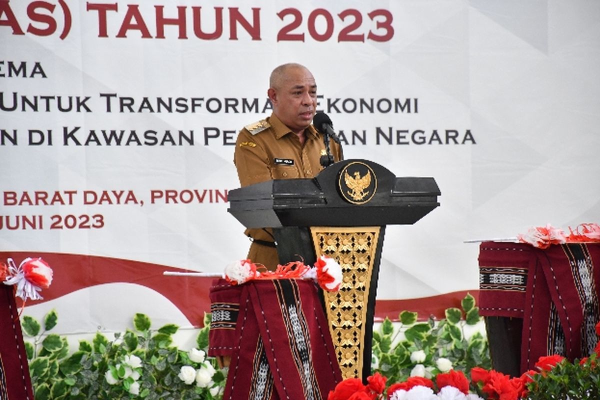 Bupati Maluku Barat Daya (MBD) Benyamin Thomas Noach saat menghadiri Pencanangan Gerbangdutas 2023 yang diselenggarakan oleh Badan Nasional Pengelola Perbatasan (BNPP) di Kabupaten Maluku Barat Daya (MBD), Kamis (15/6/2023).
