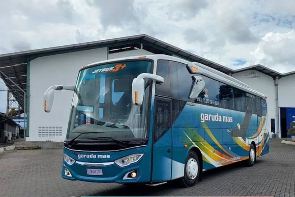Bus AKAP baru PO Garuda Mas yang menggunakan bodi Jetbus 3+ SHD Single Glass buatan Karoseri Adiputro