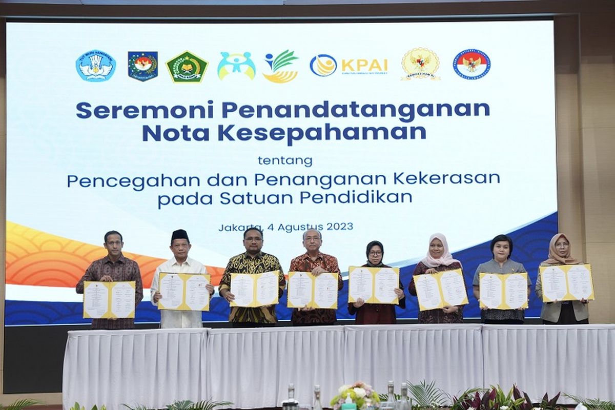 Penandatanganan nota kesepahaman lima kementerian dan tiga lembaga tentang Pencegahan dan Penanganan Kekerasan di Lingkungan Satuan Pendidikan (4/8/2023)
                   
