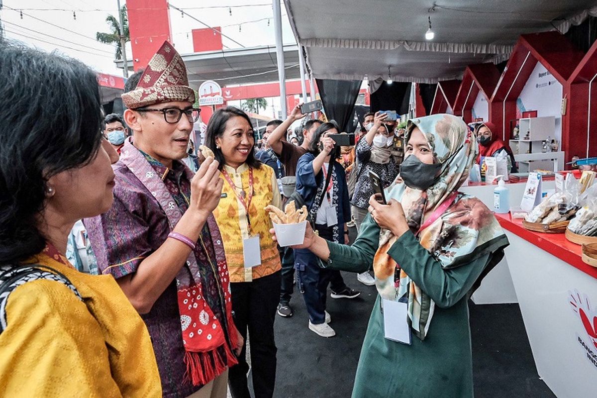 Menteri Pariwisata dan Ekonomi Kreatif (Menparekraf) Sandiaga Salahuddin Uno pada acara puncak program BKSS. 