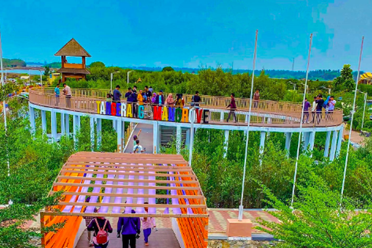 Taman Mangrove Ketapang, meerupakan salah satu destinasi wisata di Banten.
