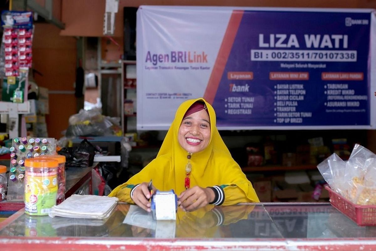 Salah satu AgenBRILink, nasabah Bank Rakyat Indonesia (BRI) yang bekerja sama dengan BRI untuk melayani transaksi perbankan bagi masyarakat.