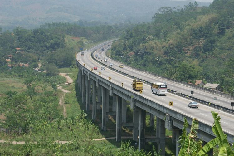 Urban Legend Tol Cipularang, Misteri Km 97 dan Cerita tentang Gunung Hejo