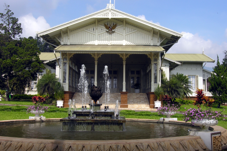 Istana Cipanas, salah satu tempat wisata di Cianjur.