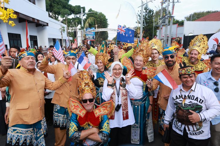 Cerita WNA Tampil di Banyuwangi Ethno Carnival 2026, Kagum dan Antusias