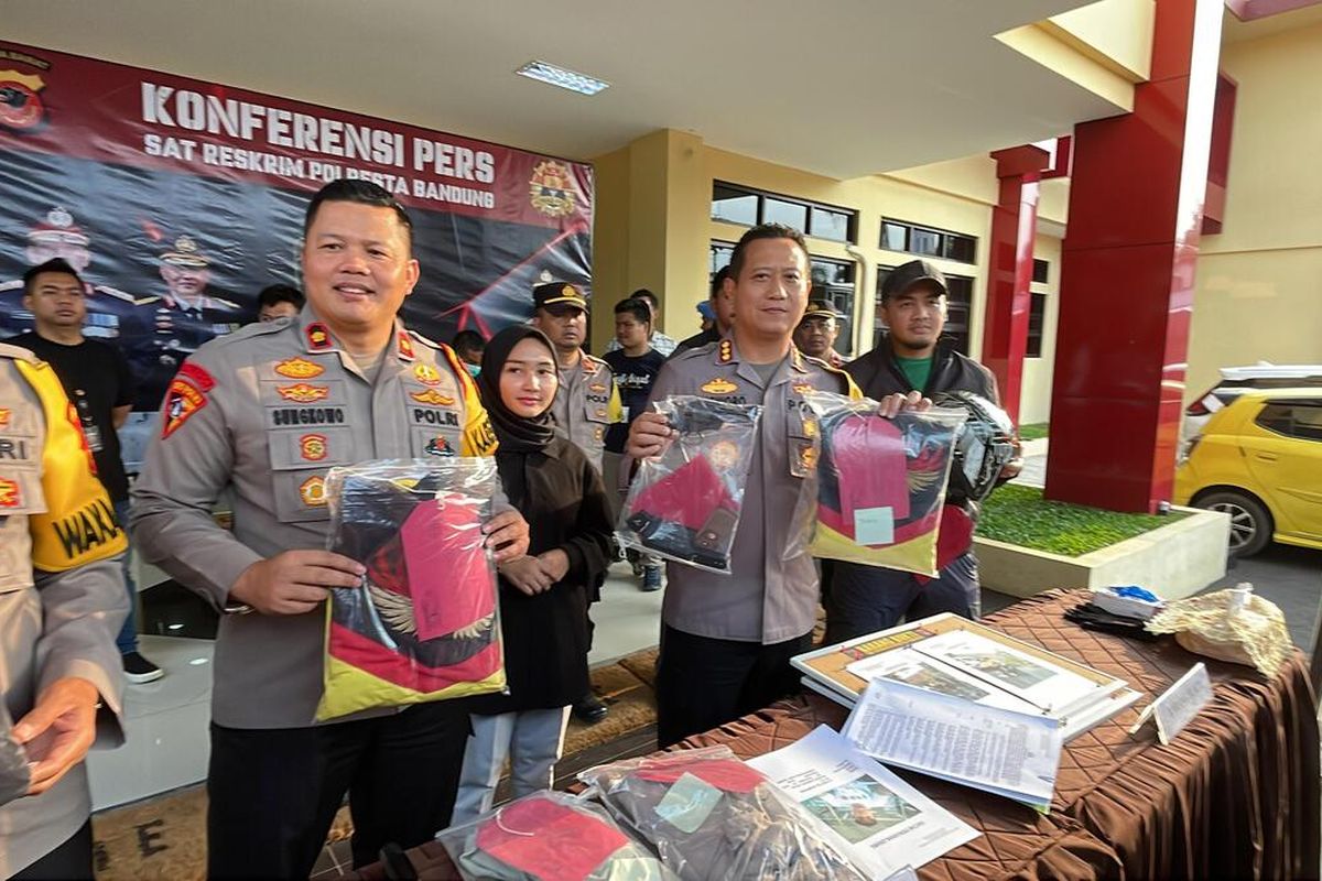 Kapolresta Bandung Kombes Pol Kusworo Wibowo saat melakukan gelar perkara di Mapolresta Bandung pada Jumat (22/12/2023) terkait pengeroyokan terhadap anggota polisi yang terjadi di Jalan Raya Banjaran-Soreang, Kabupaten Bandung, Jawa Barat pada Rabu lalu