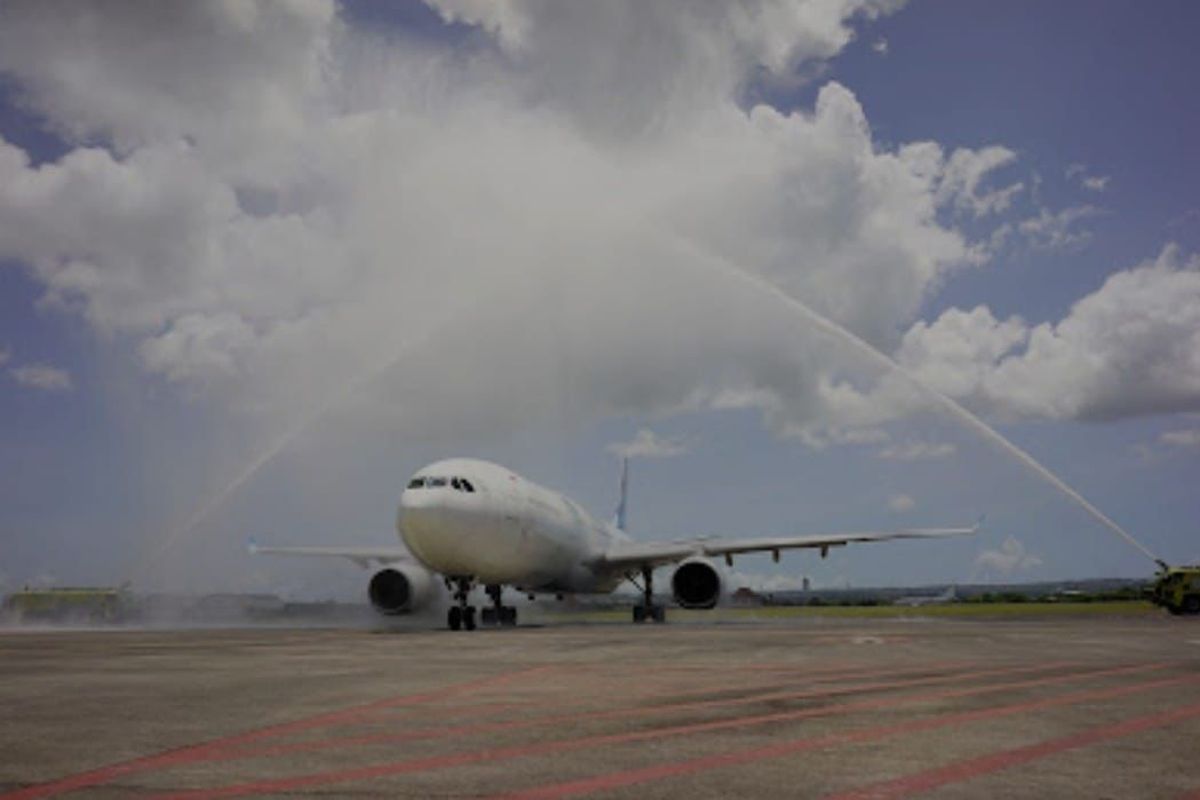 Pesawat Garuda Indonesia yang melayani rute Melbourne-Bali pergi-pulang.