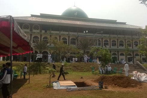 Pelayat Terus Berdatangan ke Lokasi Pemakaman Ustaz Arifin Ilham di Bogor