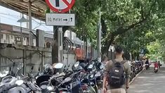 Viral Trotoar di Stasiun Batu Ceper Jadi Parkir Liar, Pejalan Kaki Tak Bisa Melintas